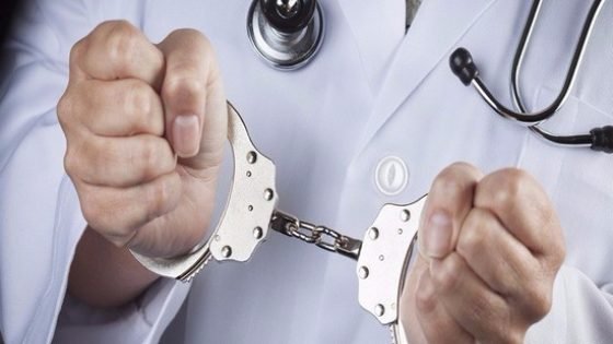 تأجيل محاكمة طبيب بتاونات المتهم بالإساءة للدين الإسلامي بسبب قرار إحالته على الخبرة النفسية