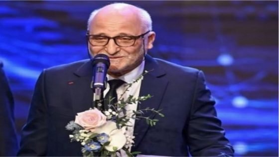 تكريم المخترع المغربي (إبن تاونات) رشيد اليزمي خلال المنتدى الدولي للاتصال الحكومي بالإمارات العربية