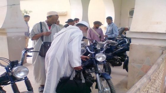 سيارات الدولة هي في الغالب مكيفة ووقودها تدفعه الدولة..أما دراجات المقدمين والشيوخ فوقودها على نفقة هؤلاء