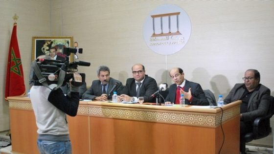 إعلاميون وجامعيون من بينهم إدريس الوالي يناقشون مستقبل “الإعلام الجهوي بالمغرب” بمدينة طنجة