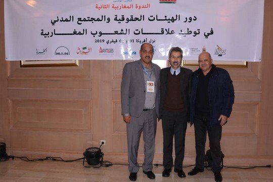 إدريس الوالي يتوسط رئيس مكتب الجزائر للمرصد الدولي الإعلام وحقوق الإنسان إسماعيل قوادرية