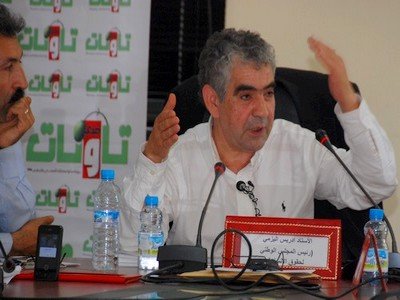 إدريس اليزمي خلال تكريمه بتاونات في سنة 2014 من طرف جريدة"صدى تاونات"