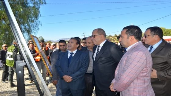 توزيع منح على مؤسسات اجتماعية وتدشينات بإقليم تاونات بمناسبة الذكرى 42 لانطلاق المسيرة الخضراء