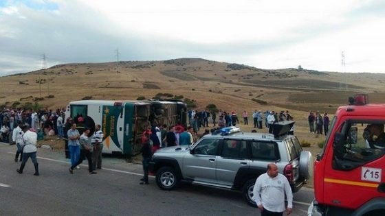 إنقلاب حافلة بتيسة بإقليم تاونات يتسبب في إصابة 30 شخص وعامل الإقليم يحضر على عجل لتفقد المصابين