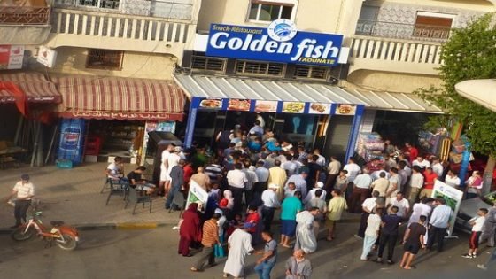 أثار تنديدا واسعا من لدن النشطاء الفايسبوكيين…افتتاح رسمي ل”سناك” بتاونات يشجع على استباحة الملك العام