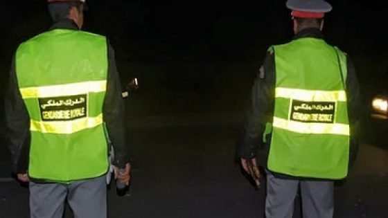 الدرك الملكي بتاونات يوقف سيارة محملة بحوالي طن من مخدر الكيف و350 كيلوغراما من مادة الطابا