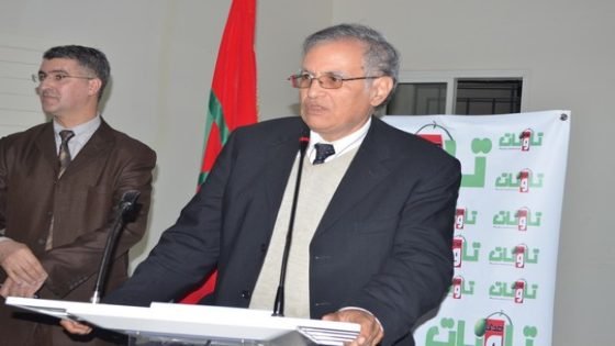 تكريم أحمد إفزارن الصحافي السابق بإذاعة ميدي1؛مدير جريدة”الخضراء الجديدة”المتوقفة خلال إحتفال “صدى تاونات”بذكراها 22 بتاونات