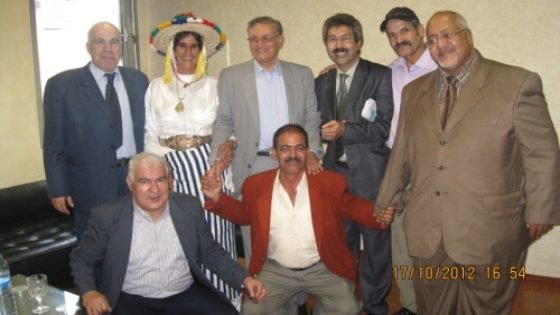 الفنانة شامة الزاز محاطة بفنانين وصحافيين في القناة الثانية سنة 2012