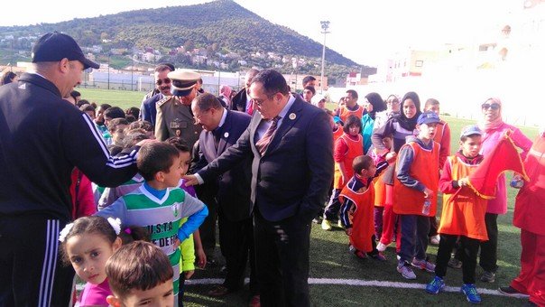 الكاتب العام لعمالة تاونات في حديث مع طفل
