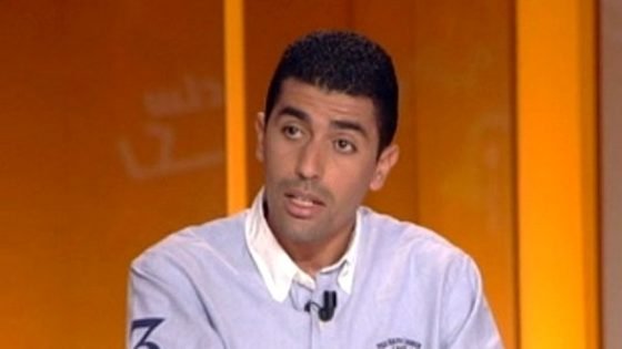 اللاعب الدولي المغربي السابق مراد فلاح ابن مدينة تاونات في زيارة دعم لفريق الاتحاد بملعب العقيد العلام