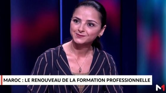 بحضورجلالة الملك:المديرة العامة لمكتب التكوين المهني إبنة تاونات لبنى طريشة تقدم عرضاحول مدن المهن والكفاءات بعاصمة سوس