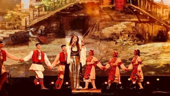 المغرب ضيف شرف السهرة التي أحيتها االفنانة البلغارية بولي باسكوفا وشعار تنظيم المغرب لكأس العالم 2026 حاضرا