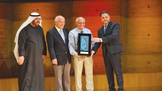 تتويج الباحث المغربي إبن تاونات رشيد اليزمي بجائزة المستثمر المغربي في فرنسا