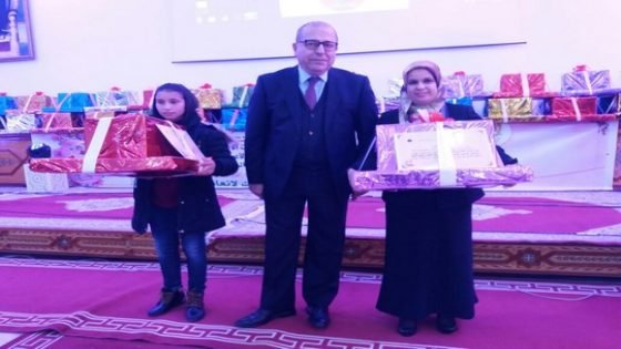 تكريم الطبيبة الدكتورة آمال العسري بمناسبة الاحتفال باليوم العالمي للمرأة‎ بتاونات