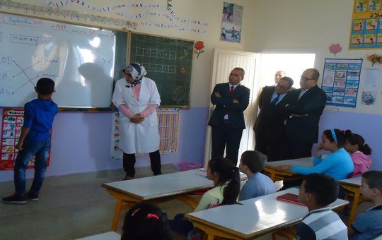 توزيع المحفظات المدرسية بلوازمها لفائدة تلاميذ وتلميذات المؤسسة (1)