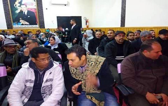 جانب من الحضور المهتم لغروض المسرح بتيسة