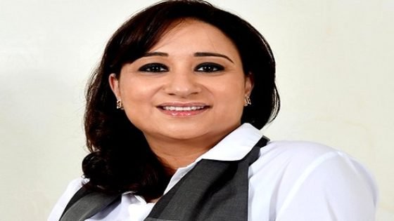 إبنة إقليم تاونات خديجة إدريسي جناتي:الدورة الأولى لقمة إفريقيا والشرق الأوسط للتجارة والاستثمار بإفران كانت حدثا مهنيا كبيرا