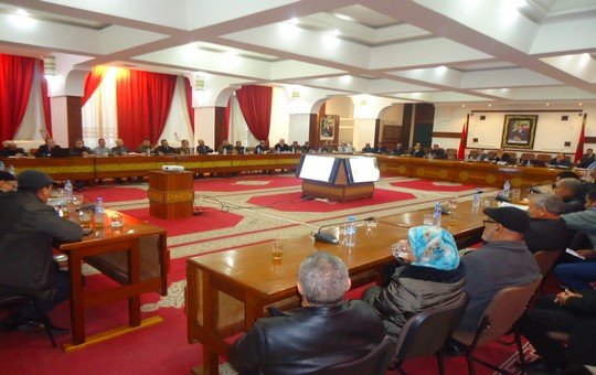 صورة جامعة للمسؤولين الإداريين والتربويين ورؤساء جمعيات الآباء بتاونات