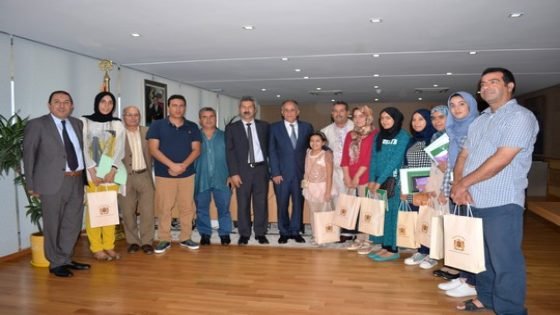 رحلة جمعية “تاونات للتضامن والتنمية” الى البرلمان وبعض المؤسسات الحكومية والدستورية وموقع”هسبريس”لفائدة المتفوقات الاوائل في باكالوريا 2016 بنيابة تاونات