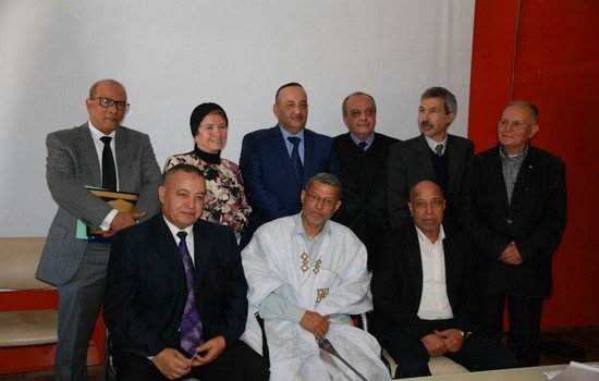 صورة-للمكرمين-يتوسطهم-الوزير-الأعرج-والوالي-رئيس-الجمعية