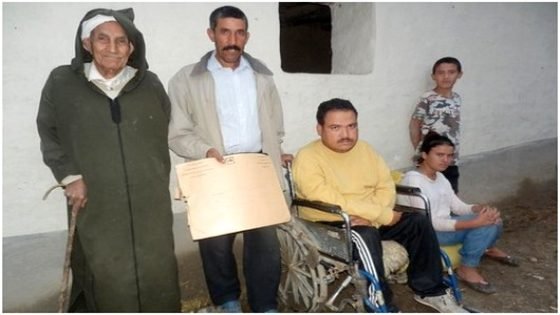 مرض غامض يُقْعد ثلاثة أشقاء بجماعة الورتزاغ بإقليم تاونات .. والفقر يعمق جراحهم