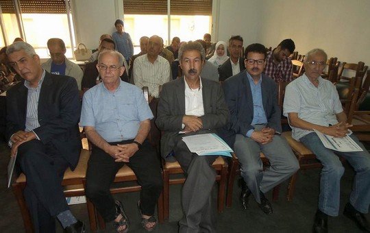 قيادات حقوقية يتوسطهم الإعلامي والحقوقي إدريس الوالي خلال الندوة الصحفية