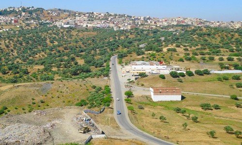 مدخل-مدينة-تاونات-من-الشمال-ويبو-في-الصورة-مطرحها