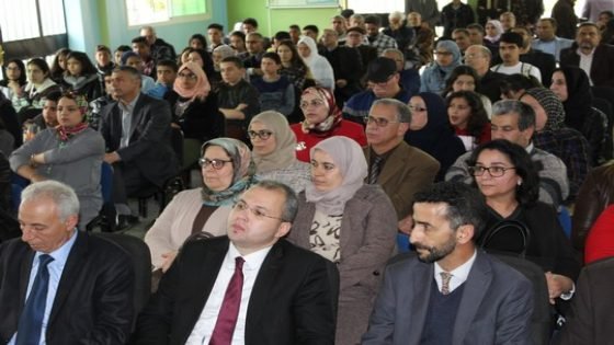 التلميذ سعد القشابي من إعدادية النهضة بتاونات يفوز بالمرتبة الثانية في المسابقة الجهوية الكبرى للإبداع التشكيلي على صعيد أكاديمية فاس مكناس