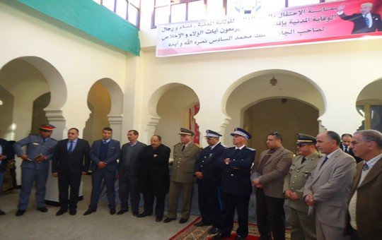 مسؤولون يستمعون لكلمة القائد الإقليمي للوقاية المدنية بتاونات