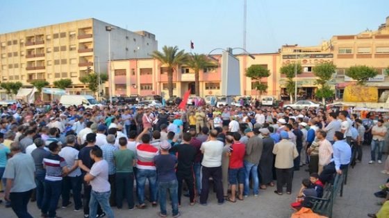 التنسيقية الاقليمية لرفع التهميش عن ساكنة تاونات تواصل تنفيذ برنامجها النضالي بتنظيم وقفة احتجاجية يوم الخميس 13 يوليوز 2017 بساحة بلدية تاونات