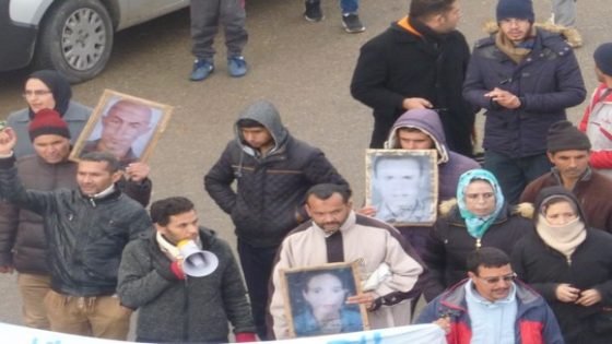 مسيرة وسط تاونات لمعطلي قرية ابا محمد للمطالبة بالشغل