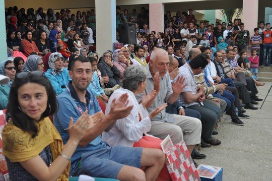 _وفد تربوي من إعداديةروفيز لونغ كريستبفرنسا يشارك في أسبوع ثقافي بثانوية للامريم الإعدادية بتاونات
