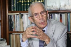 الأكاديمي إبن تاونات الودغيري يدعو إلى الحد من “تغول اللغة الفرنسية” في المغرب