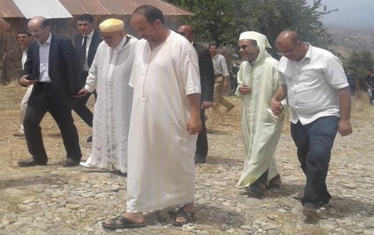 عبد الالاه بنكيران رئيس الحكومة السابق يخلق الحدث في قرية نائية بنواحي تاونات