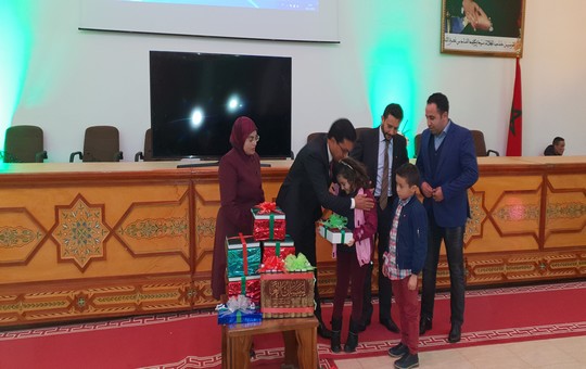 تاونات تحتفي  بفوز مريم أمجون بطلة مسابقة تحدي القراءة المنظمة من طرف دولة الإمارات العربية