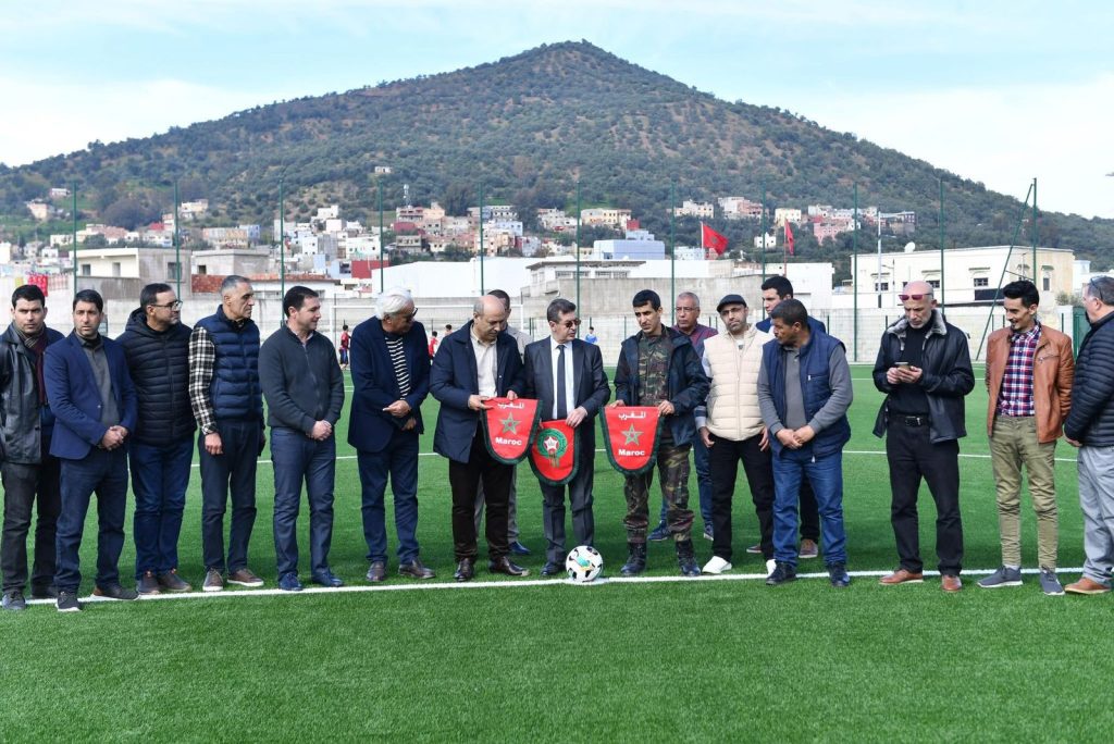 جامعة كرة القدم تسلم ملعب 16 نونبر بمدينة تاونات