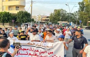 مسيرة احتجاجية حاشدة تجوب شوارع قرية با محمد بتاونات للمطالبة بالصحة والتعليم والبنيات التحتية