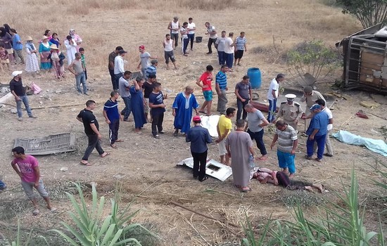 مصرع 5 مسافرين  فيما أصيب 37 آخرون من بينهم 4 حالات بليغة على إثر انقلاب حافلة بنواحي تاونات  