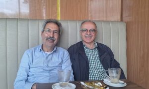 الدكتور أحمد عاكف رئيس فرع منتدى كفاءات تاونات بمكناس يجري عملية جراحية ناجحة بفرنسا