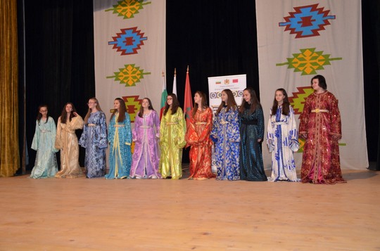 إبنة إقليم تاونات زكية الميداوي سفيرة المملكة المغربية ببلغاريا تحتفل بالذكرى 43 للمسيرة الخضراء