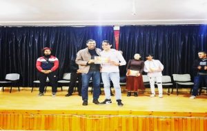 مراد الصالحي شاب يتألق في مسابقة للفن المسرحي المنظمة في تيسة نواحي تاونات