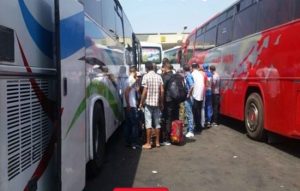 بسبب ارتفاع إصابات كورونا..منع التنقل من وإلى 8 مدن مغربية منها فاس ومكناس