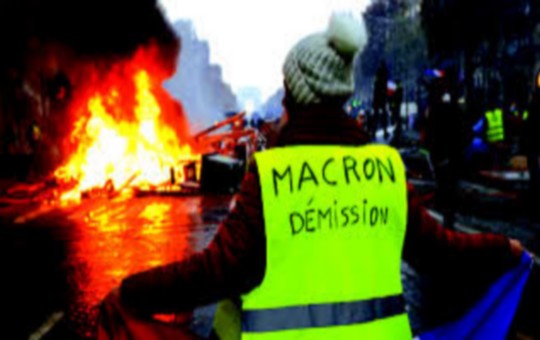 أحتجاجات حارقة بفرنسا