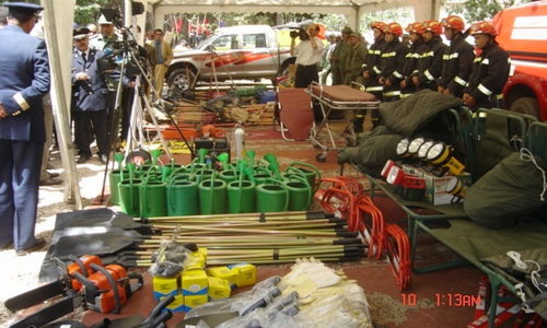  معدات التدخل الخفيفة لمكافحة الحرائق عرضت على المندوب السامي للمياه والغابات بجبل ودكة صيف 2005