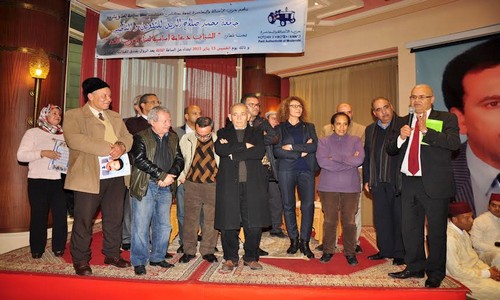 صورة جماعية لأصدقاء وعائلة الأستاذ صلاح الدين