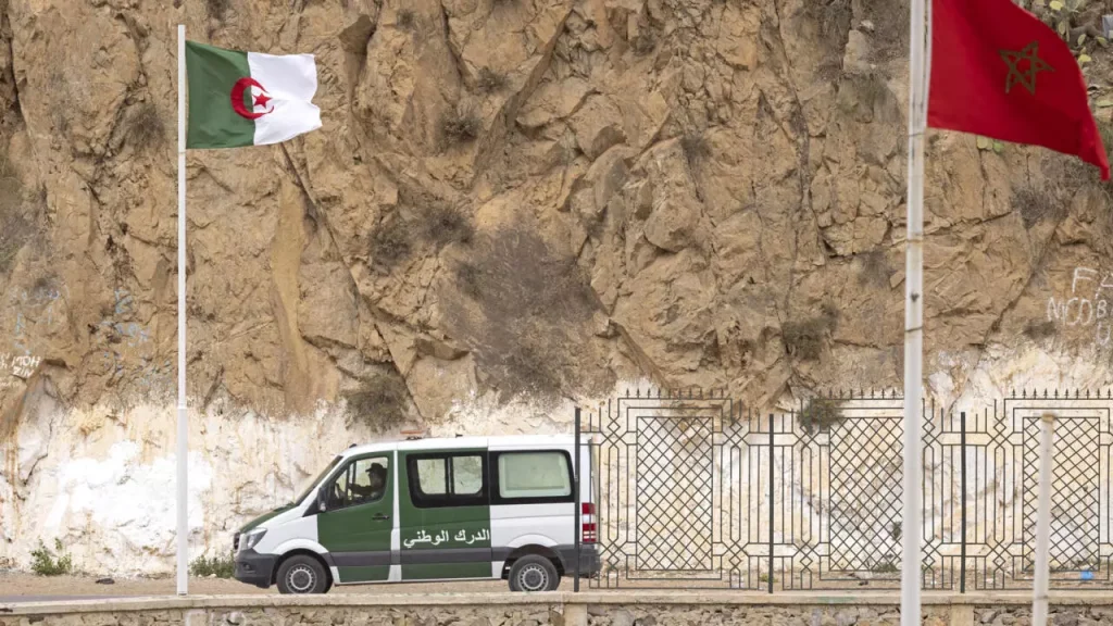 الجزائر تسلّم 22 مهاجراً مغربياً عبر معبر جوج بغال من بينهم شباب ينحدر من إقليم تاونات