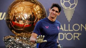 المغربي ياسين بونو مرشح لجائزة الكرة الذهبية فرانس فوتبول لأحسن حارس في العالم