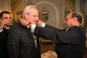 نقل الوزير الأسبق والسفير المغربي السابق (إبن إقليم تاونات) نجيب الزروالي وارثي  إلى مصحة خاصة بالدارالبيضاء