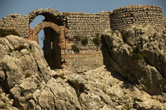 آثار قلعة أمركو