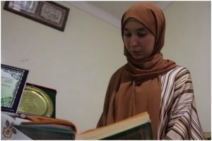 المغربية (إبنة تاونات) فاطمة الزهراء المرابط ترفع راية الوطن في مسابقة دولية للقرآن الكريم بالإمارات